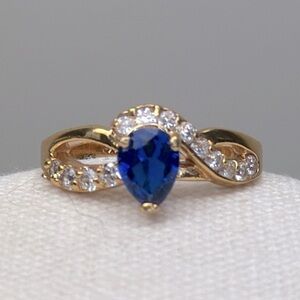 Vintage Blue Sapphire Gold Ring
